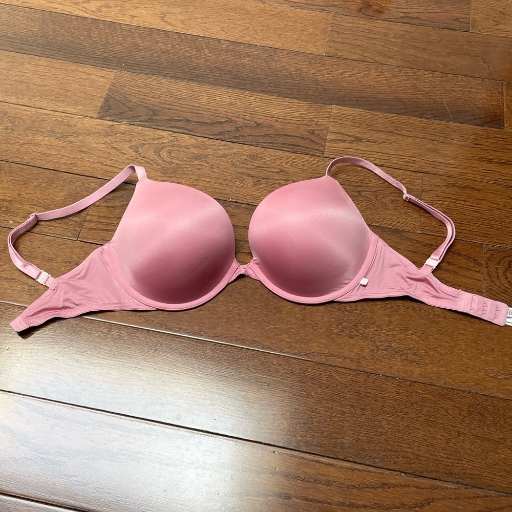 Victoria Secrets Pink Bra Size 32DDD